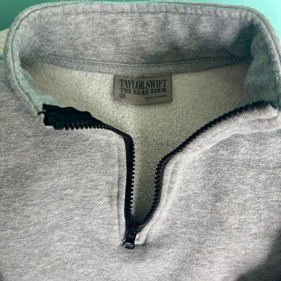 Taylor Swift The Eras Tour Official Merch Quarter Zip Sweatshirt Gray Unisex M - Picture 4 of 7